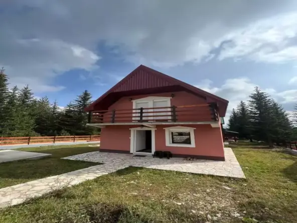 Haus 120m2 in Zabljak